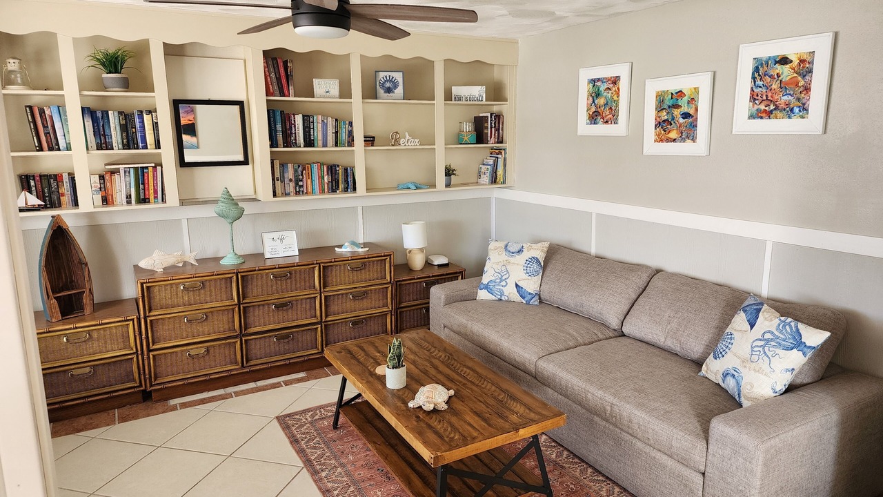Photo of Livingroom in Signal Cove