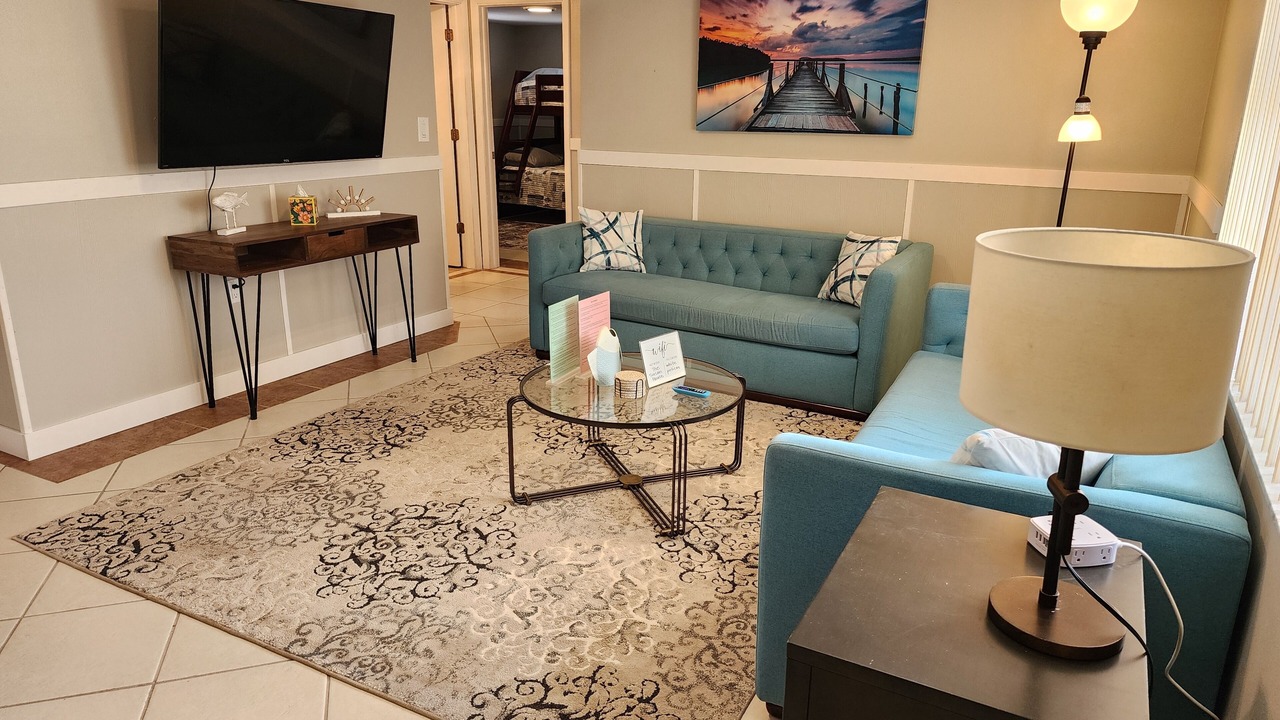Photo of Livingroom in Signal Cove