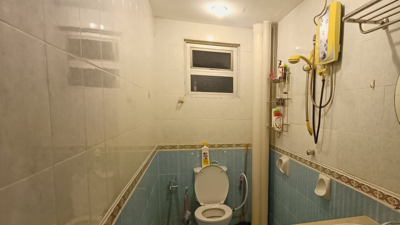 Photo of Bathroom in Central District