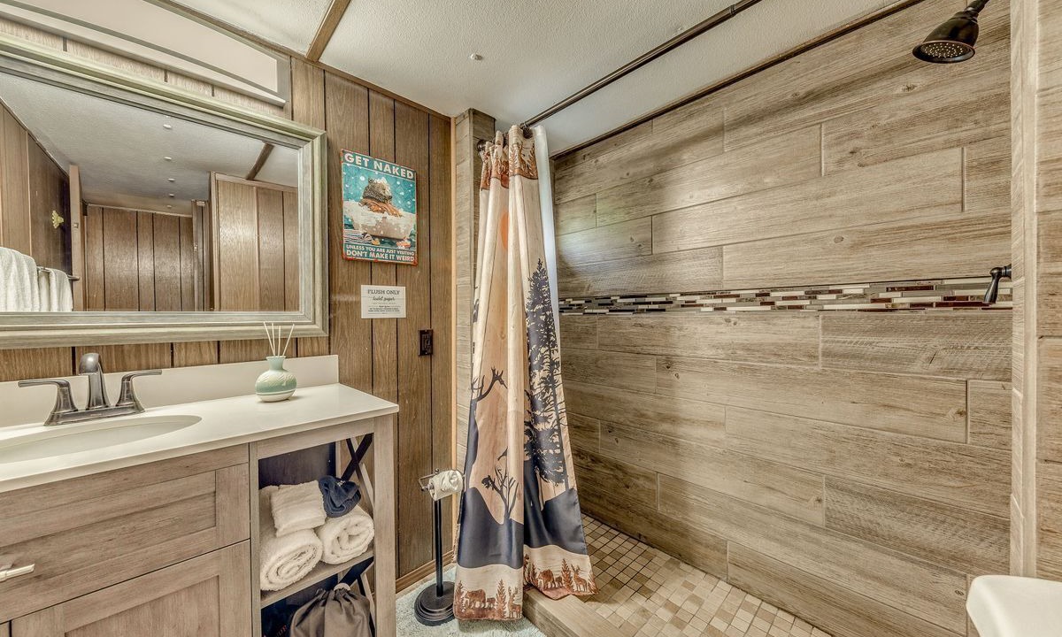 Photo of Bathroom in Ruidoso