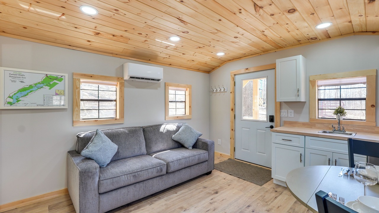 Photo of Livingroom in Westbrookville