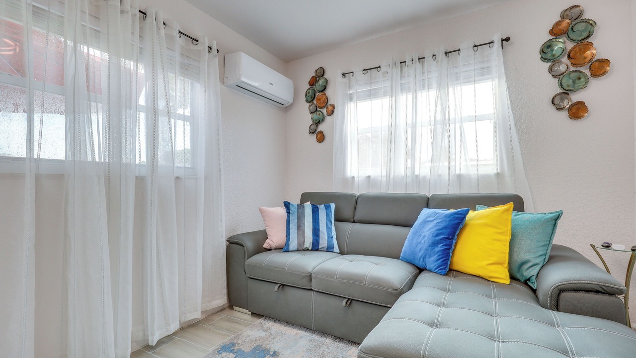 Photo of Livingroom in Miami Gardens