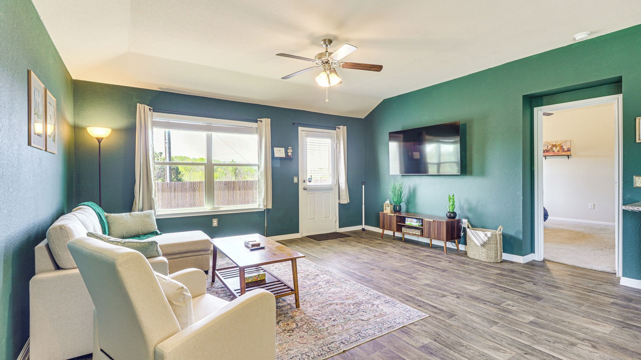 Photo of Livingroom in McNeil