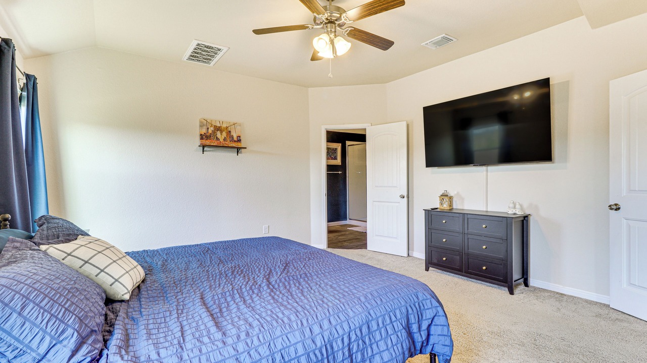 Photo of Bedroom in McNeil