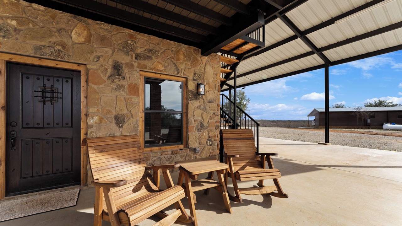Photo of Patio Balcony in Bangs