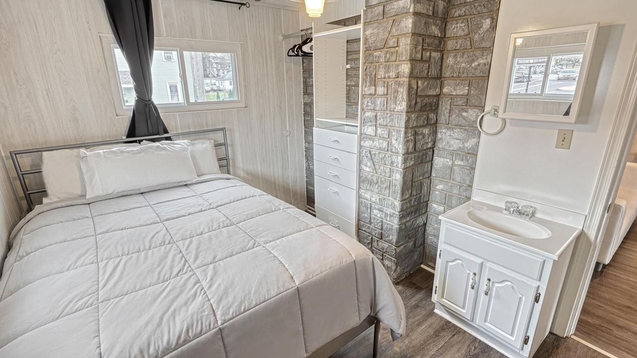 Photo of Bedroom in Annville