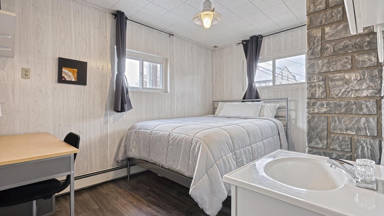 Photo of Bedroom in Annville
