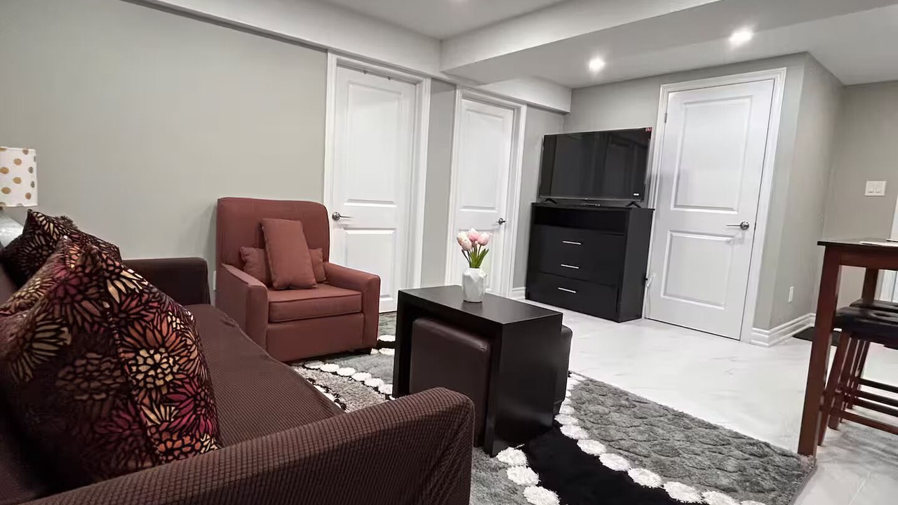 Photo of Livingroom in Pickering