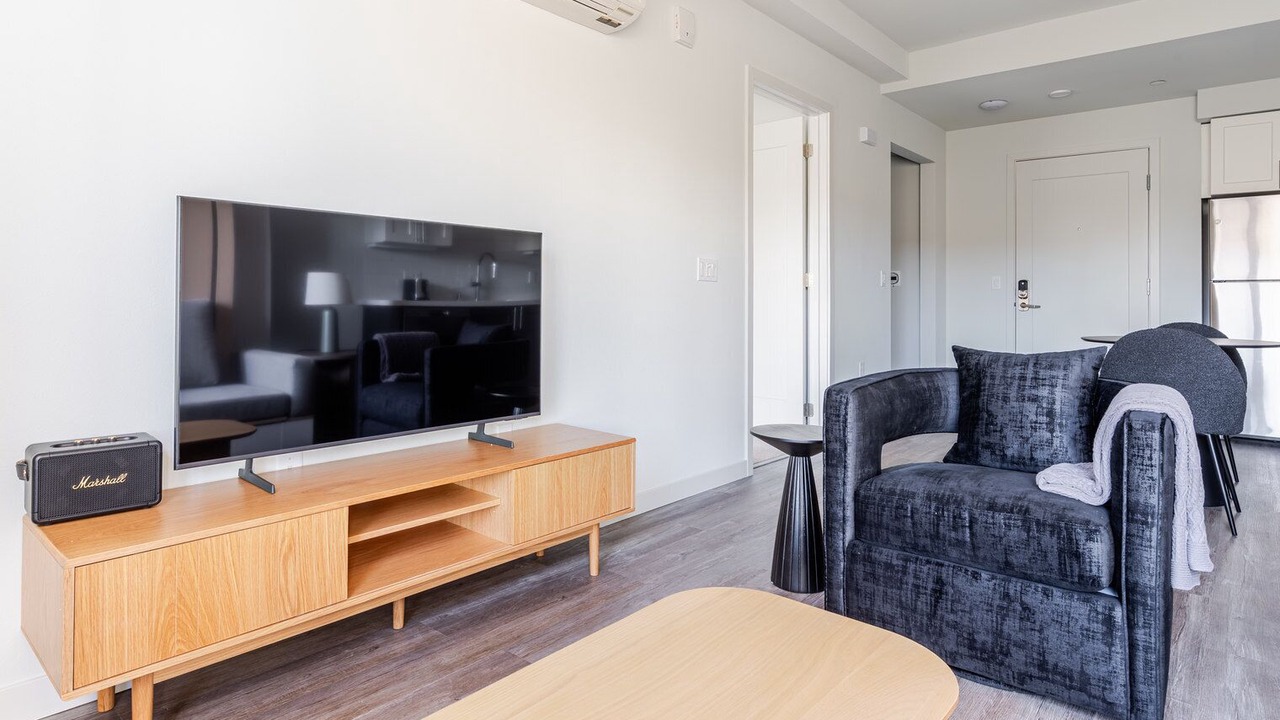 Photo of Livingroom in Downtown Berkeley