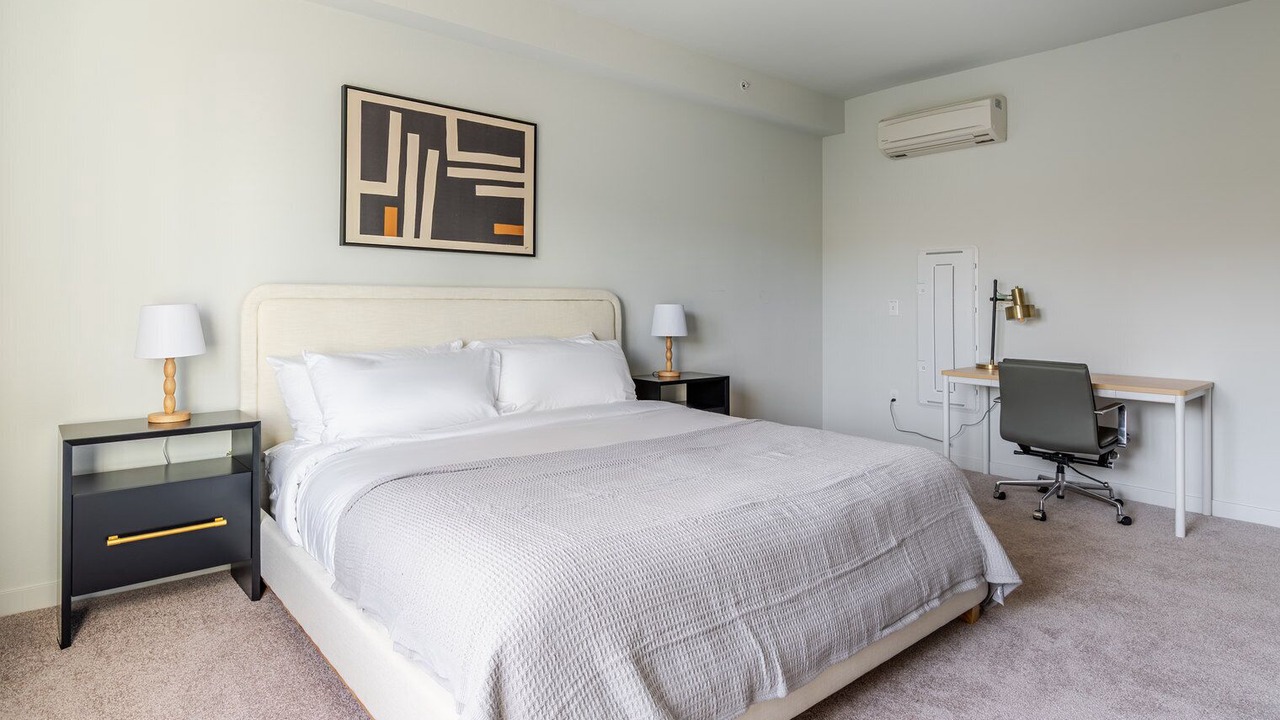 Photo of Bedroom in Downtown Berkeley