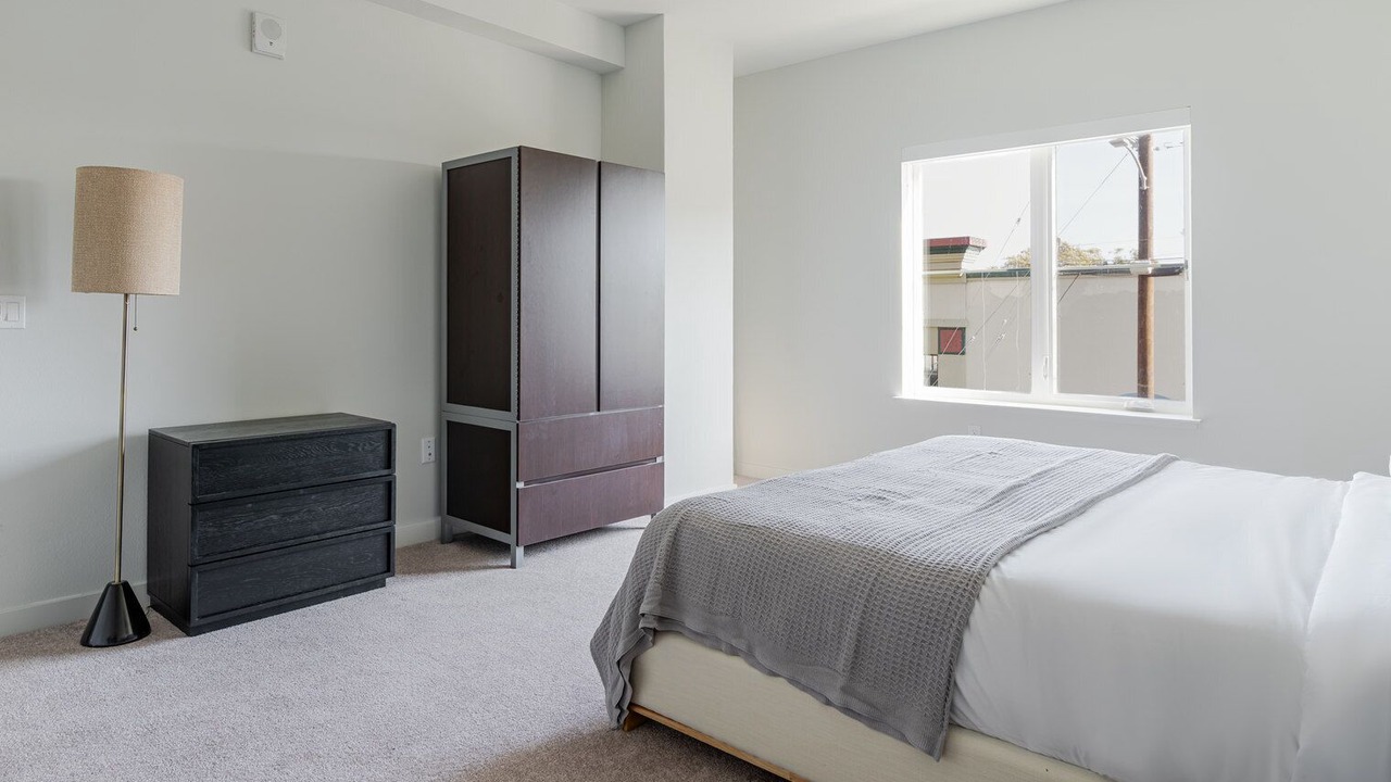 Photo of Bedroom in Downtown Berkeley