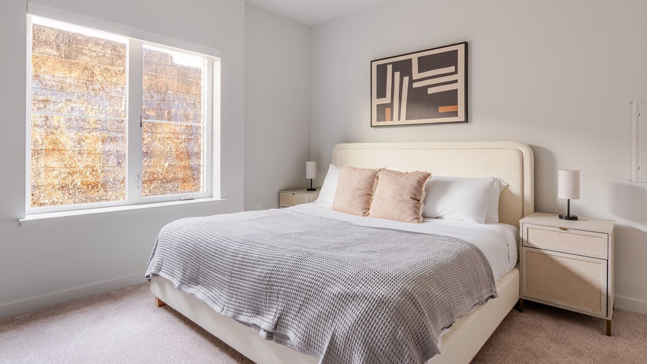 Photo of Bedroom in Downtown Berkeley