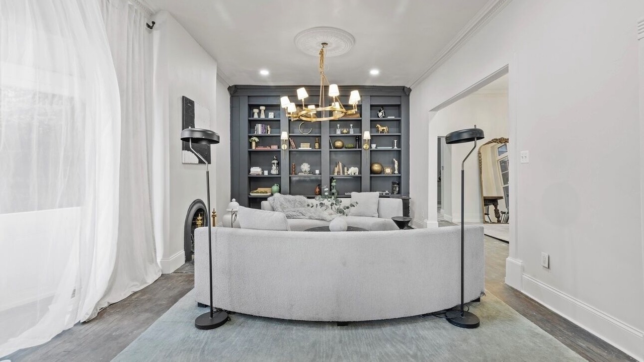 Photo of Livingroom in Oakland