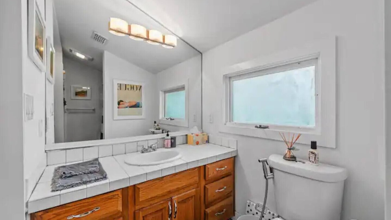 Photo of Bathroom in Morningside-Lenox Park