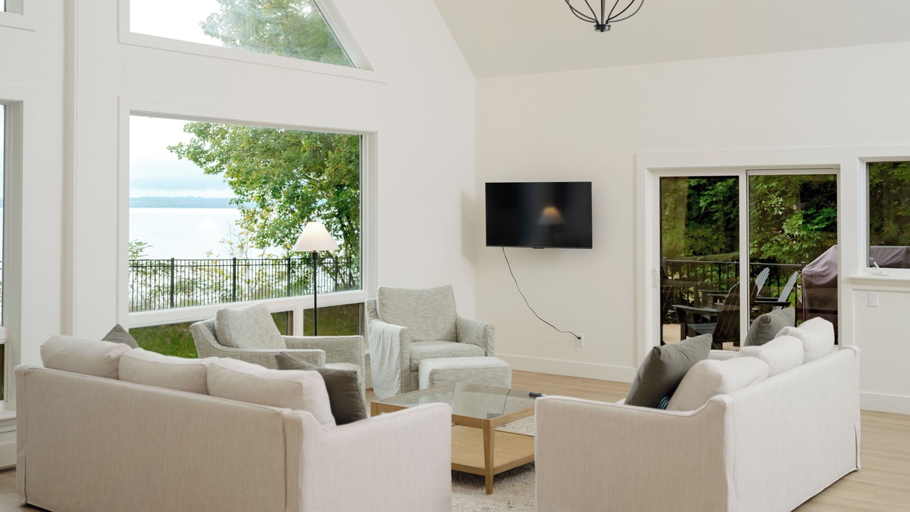 Photo of Livingroom in Suttons Bay