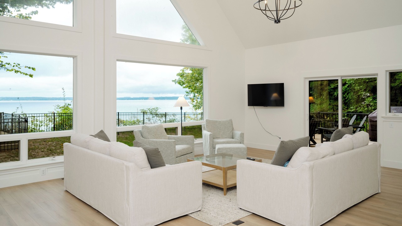 Photo of Livingroom in Suttons Bay