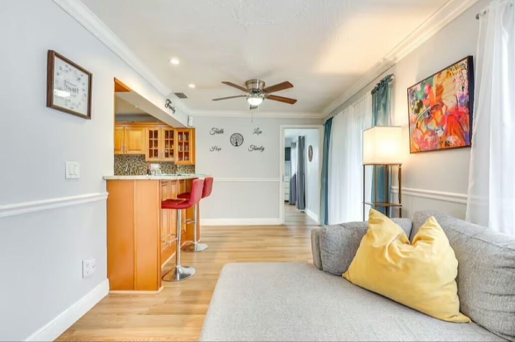 Photo of Livingroom in Sunrise
