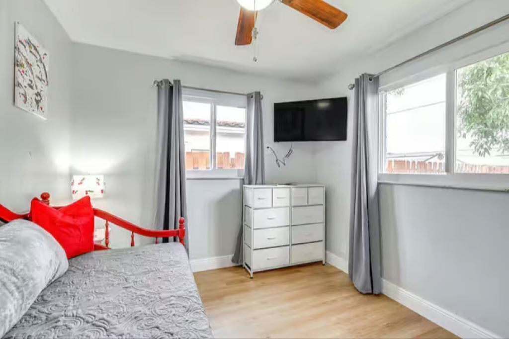 Photo of Bedroom in Sunrise