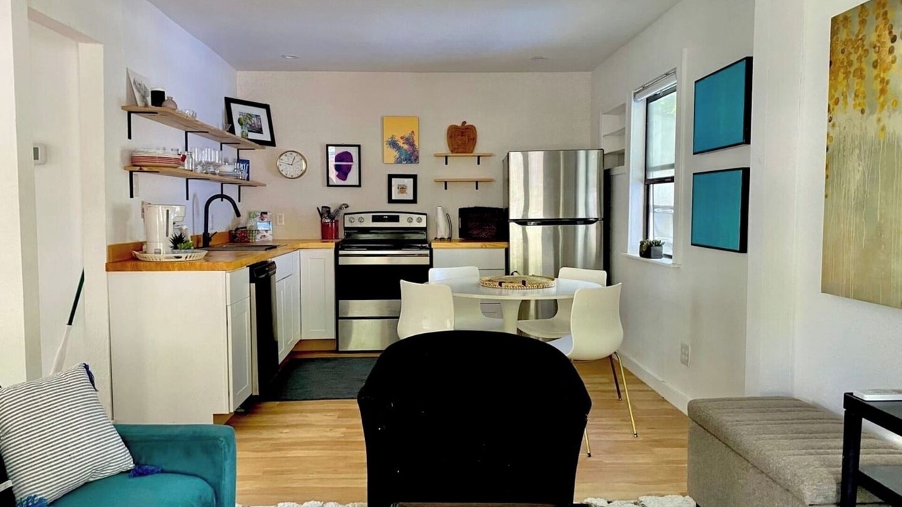 Photo of Livingroom in East MLK