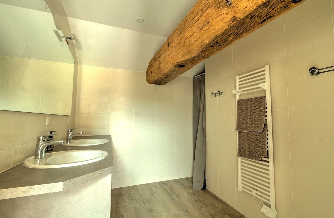 Photo of Bathroom in Saint-Etienne-des-Oullieres