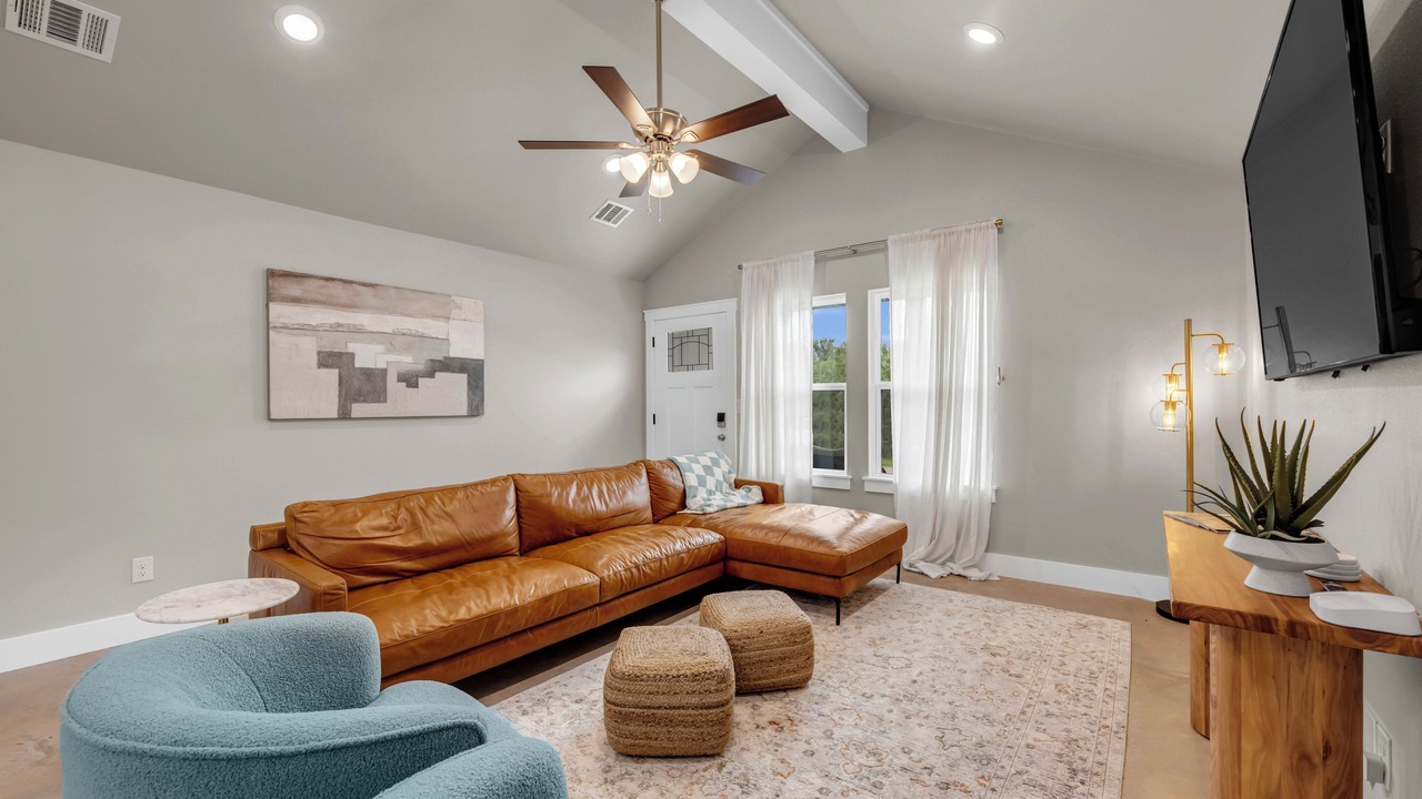 Photo of Livingroom in Granite Shoals