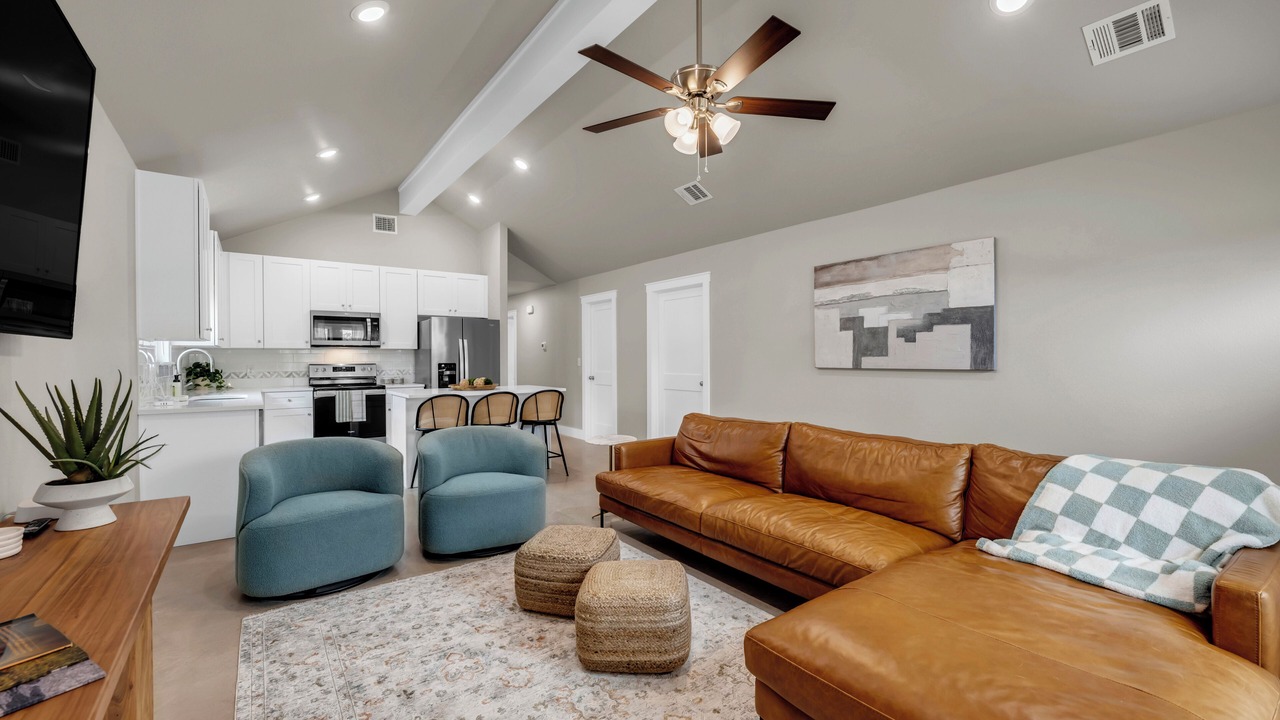 Photo of Livingroom in Granite Shoals