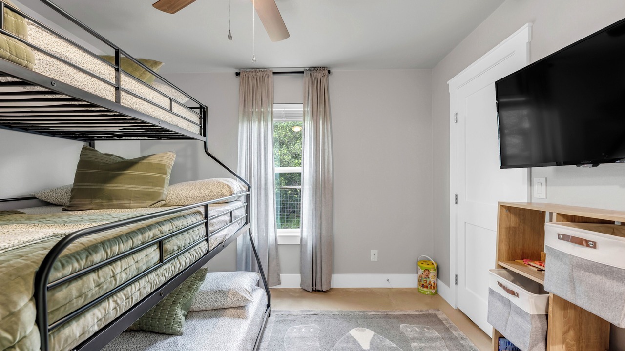 Photo of Bedroom in Granite Shoals