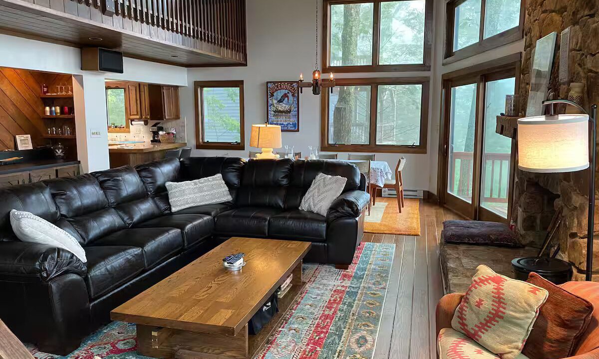 Photo of Livingroom in Wintergreen