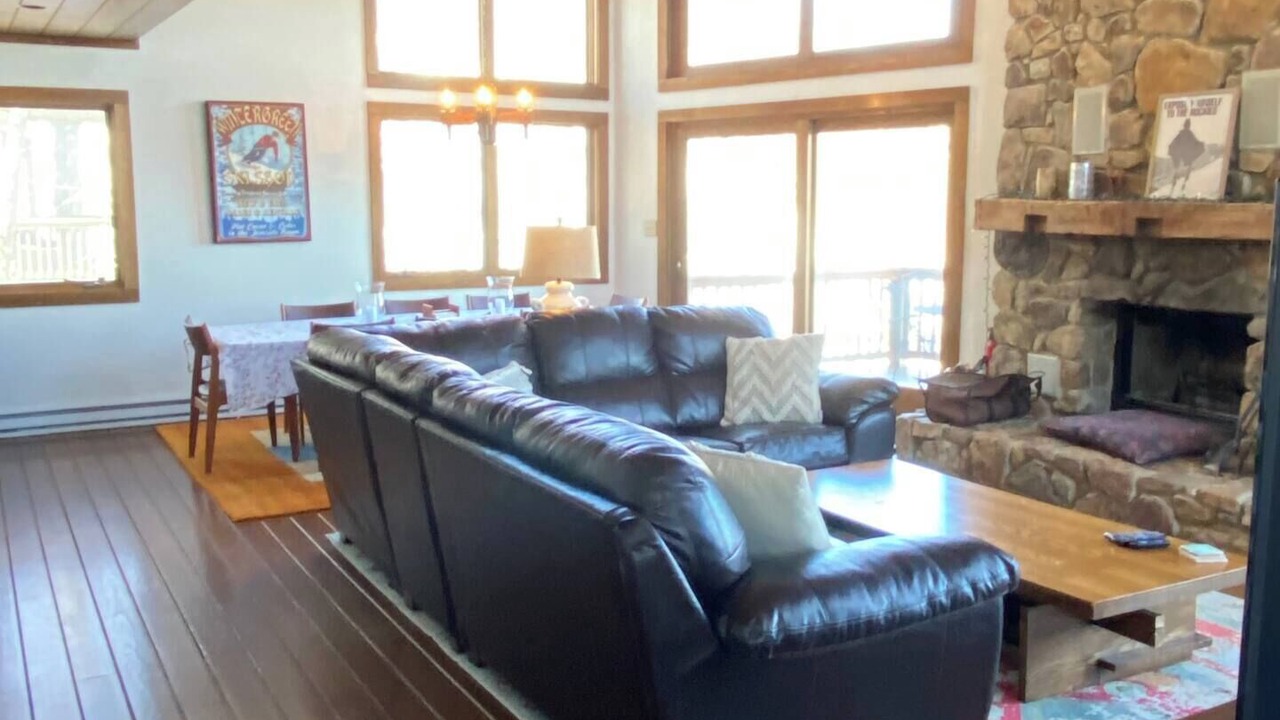 Photo of Livingroom in Wintergreen