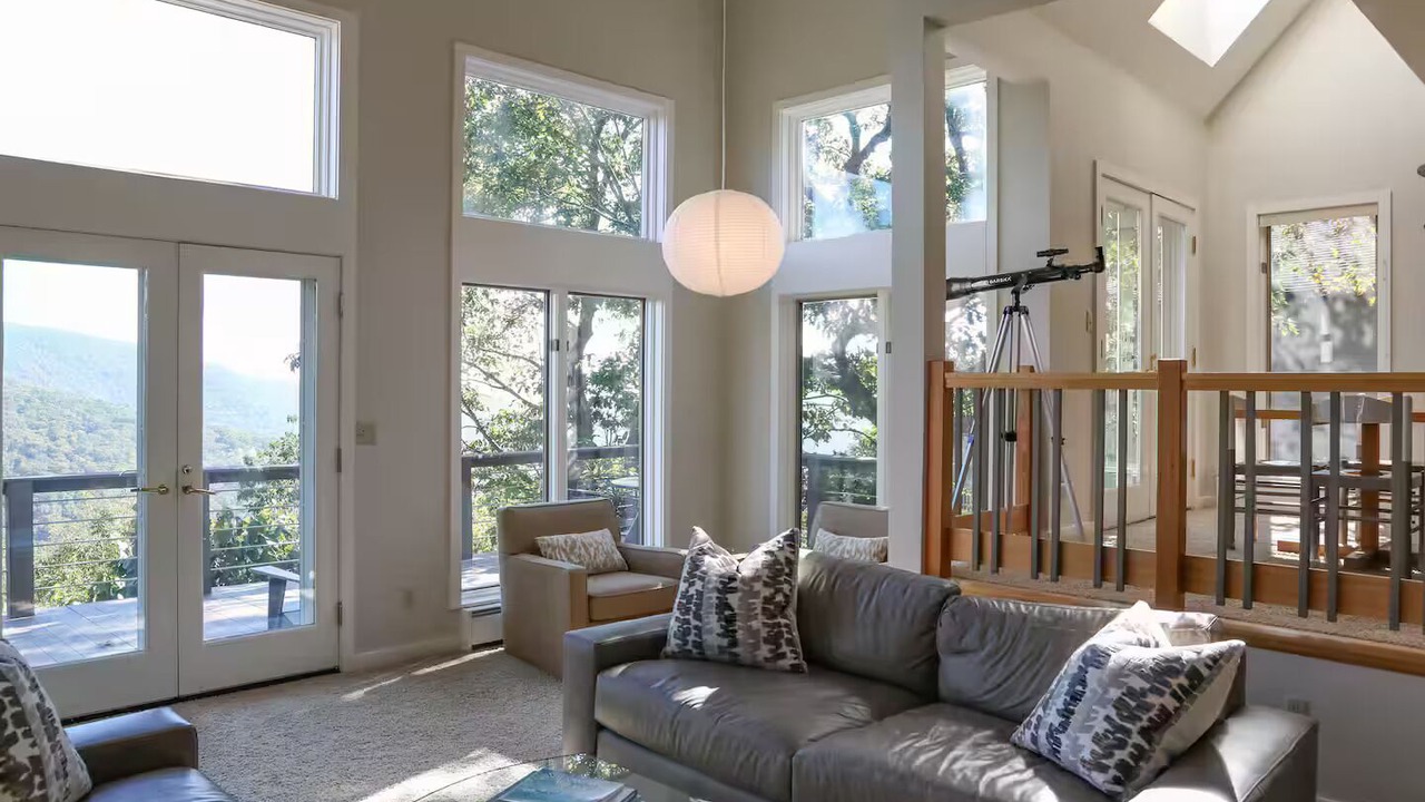 Photo of Livingroom in Chestnut Springs