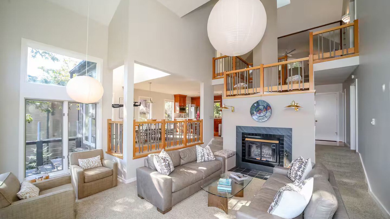 Photo of Livingroom in Chestnut Springs