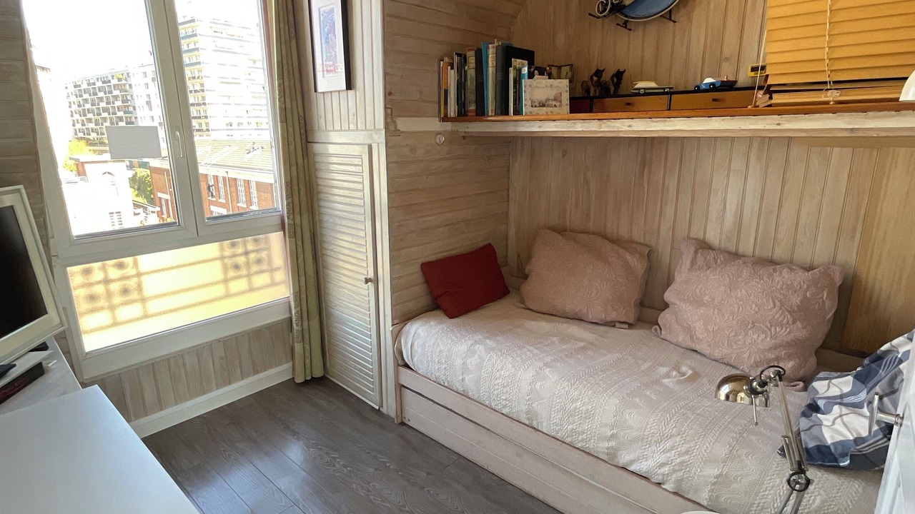 Photo of Bedroom in Pere Lachaise