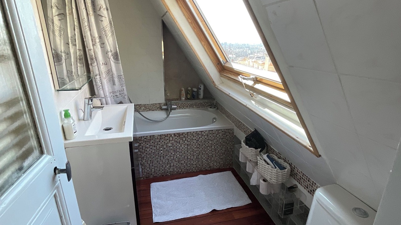 Photo of Bathroom in Pere Lachaise