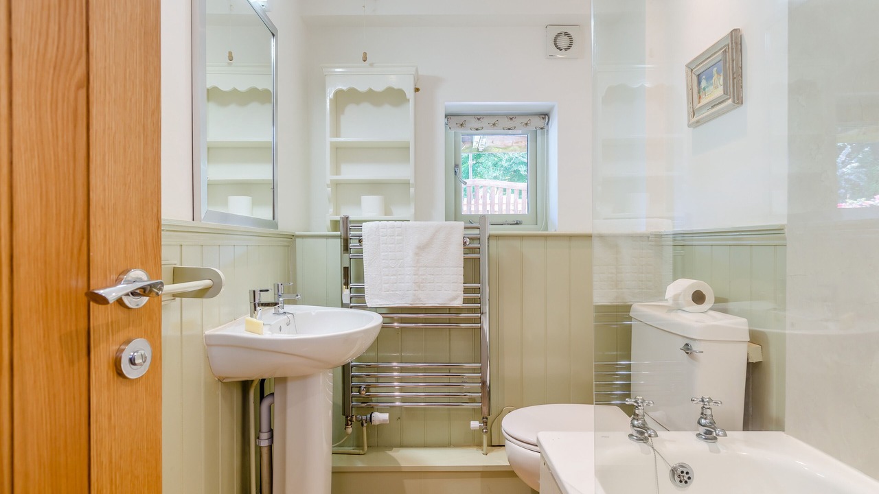 Photo of Bathroom in Trewen