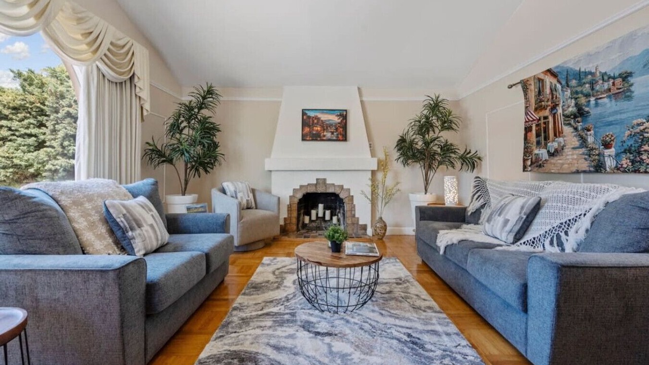 Photo of Livingroom in Millbrae