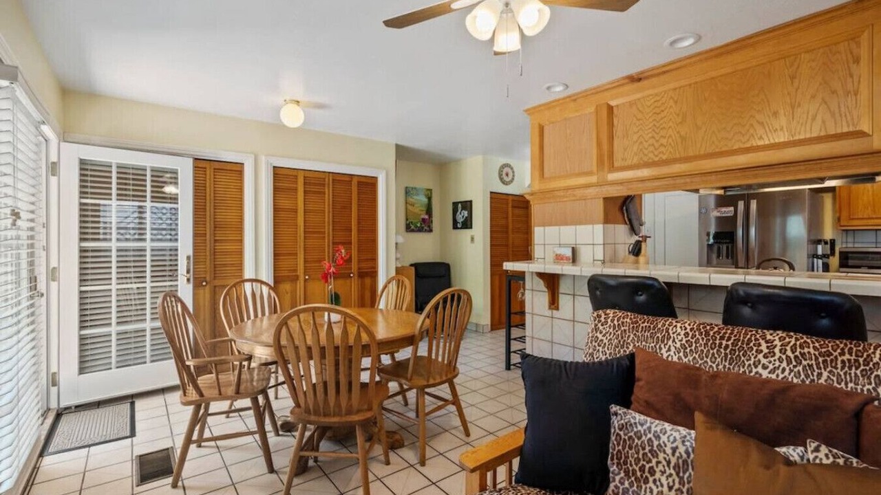 Photo of Livingroom in Millbrae