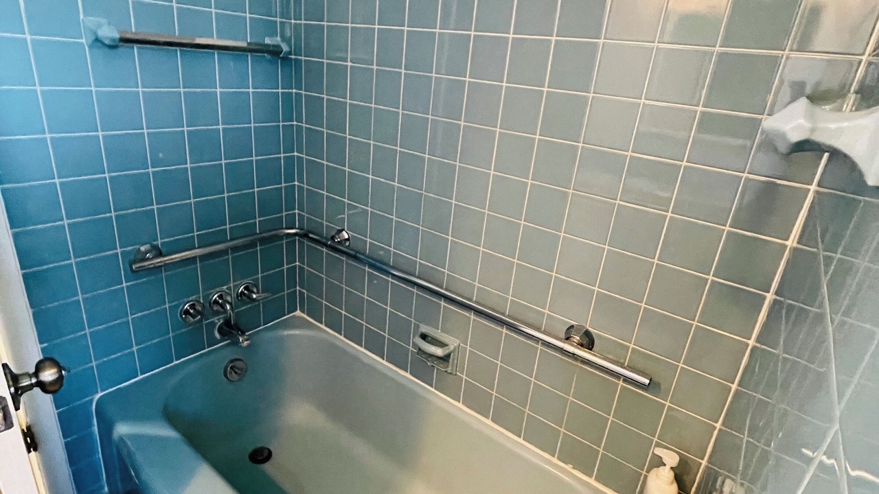 Photo of Bathroom in Oak Park