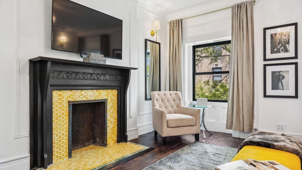 Photo of Livingroom in Hamilton Heights