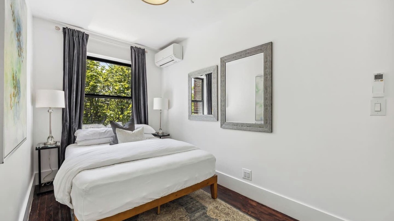 Photo of Bedroom in Hamilton Heights