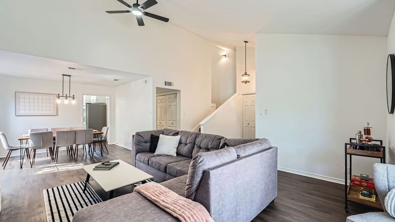 Photo of Livingroom in Waters Park