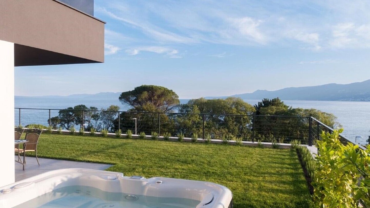 Photo of Patio Balcony in Sarsoni