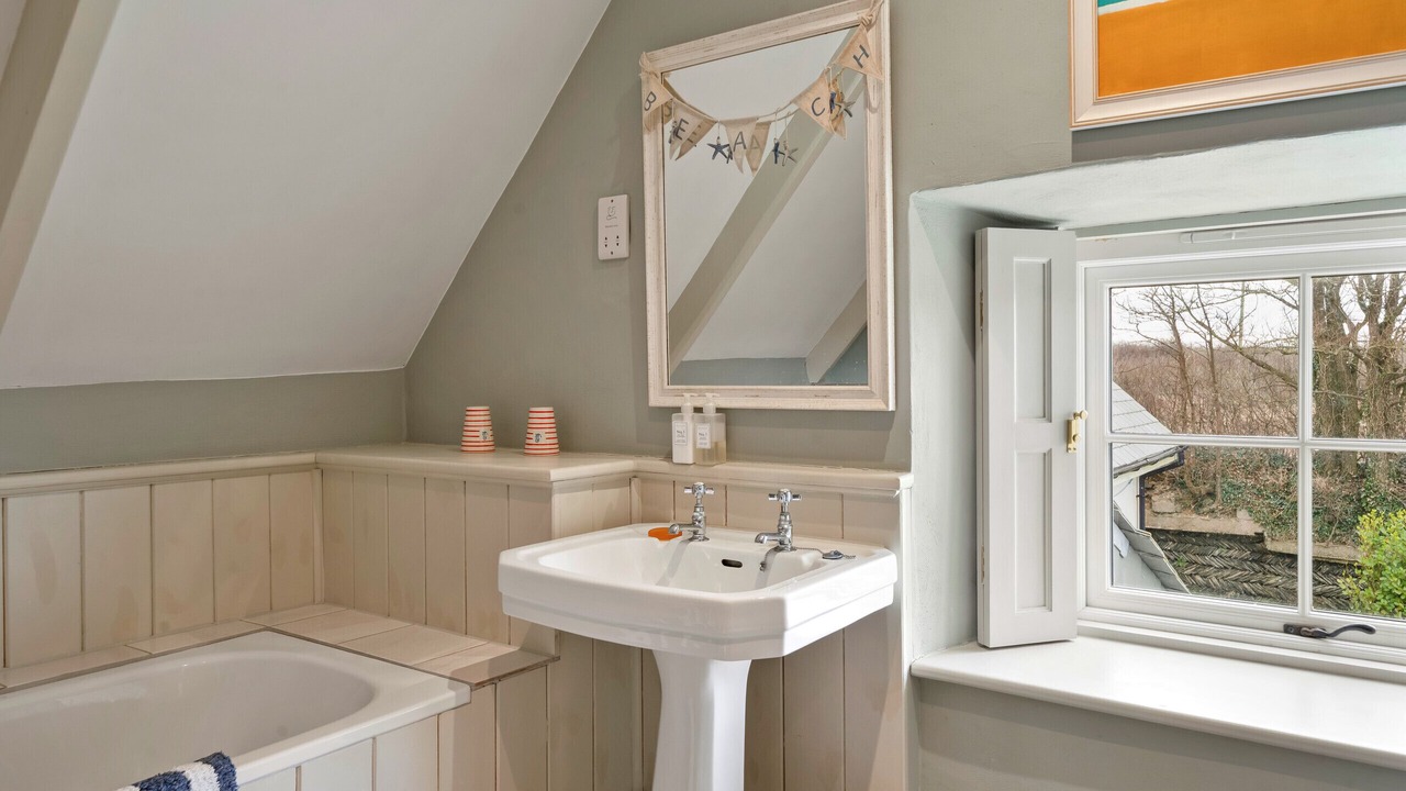 Photo of Bathroom in Treator