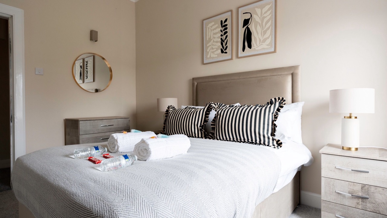 Photo of Others in Shotts