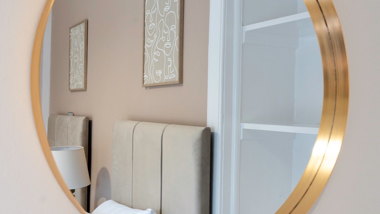 Photo of Others in Shotts