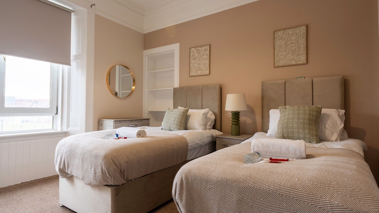 Photo of Others in Shotts