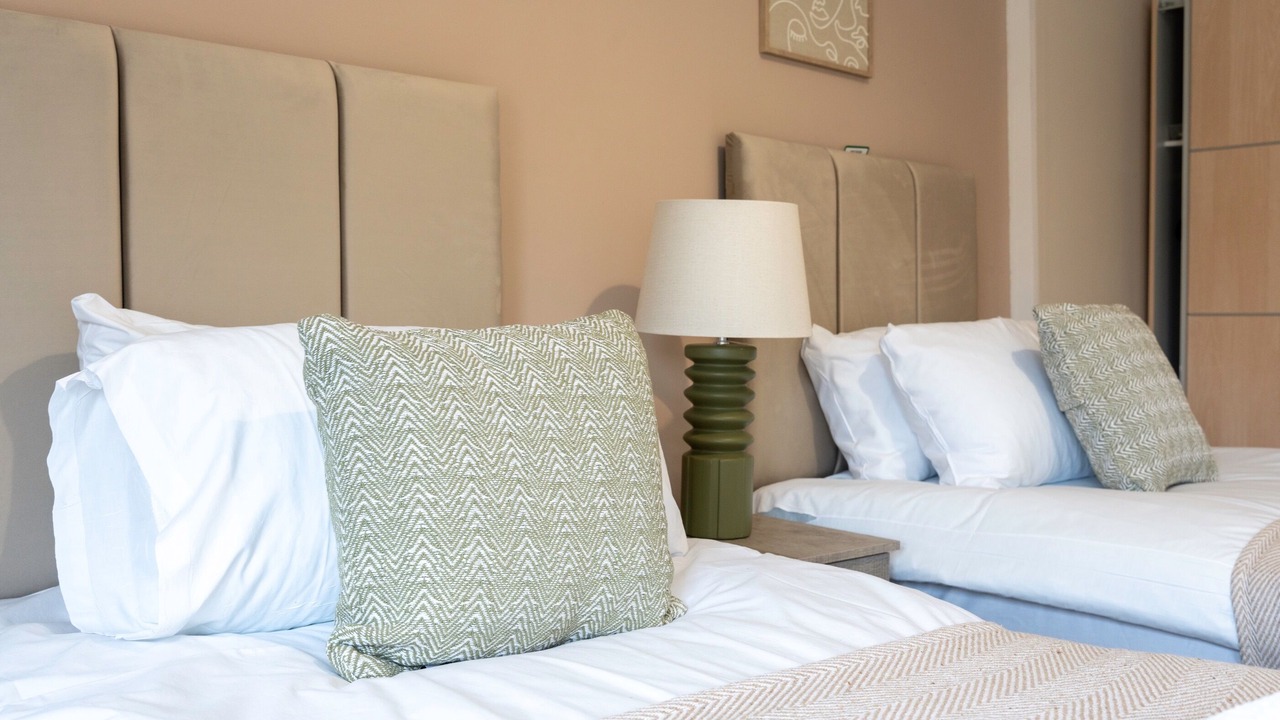 Photo of Others in Shotts