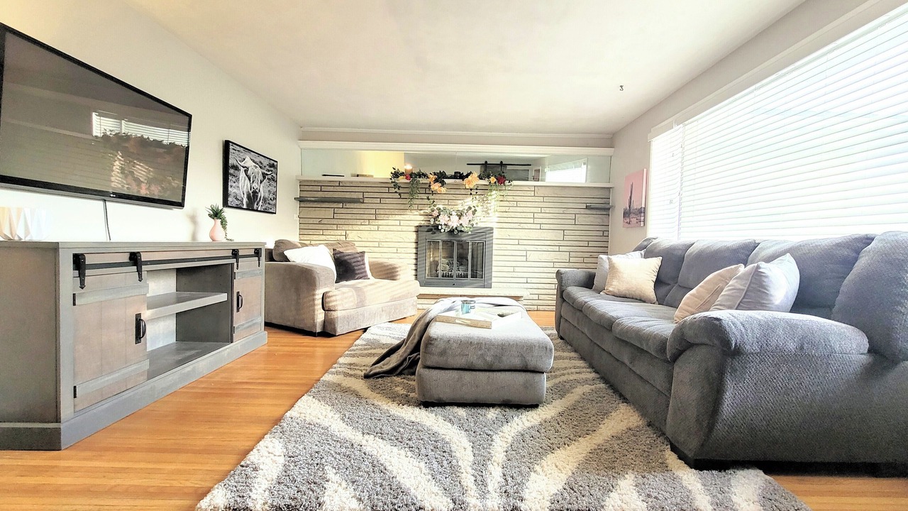 Photo of Livingroom in East Irondequoit