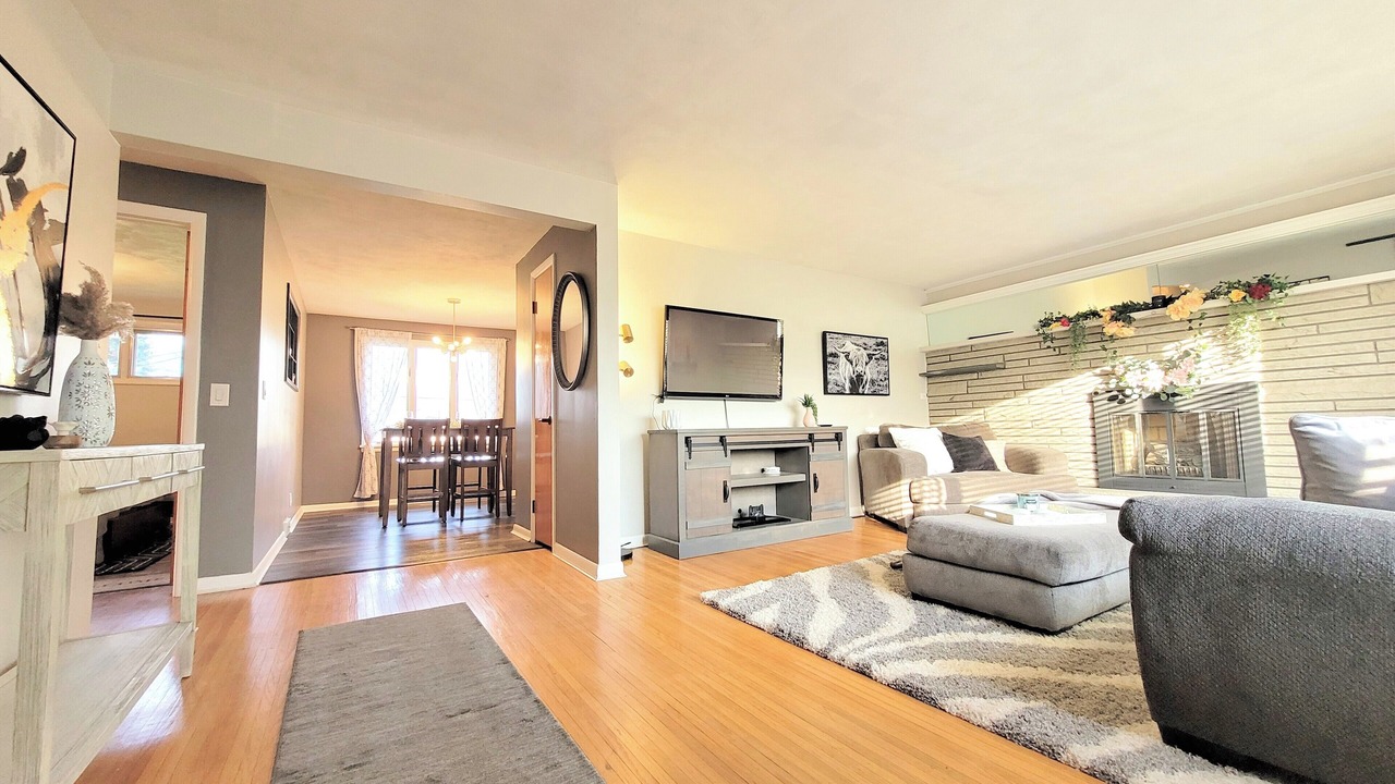 Photo of Livingroom in East Irondequoit
