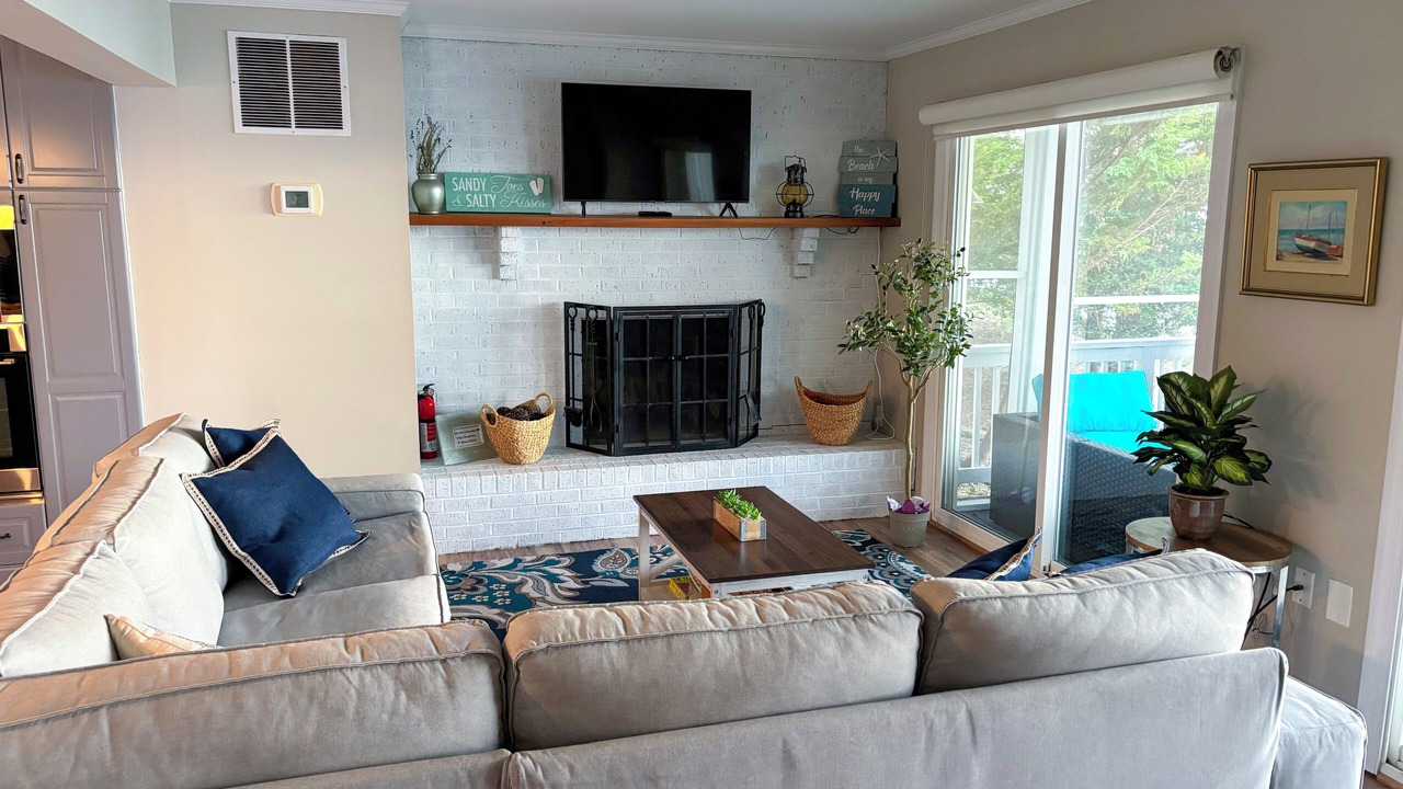 Photo of Livingroom in Chesapeake Ranch Estates-Drum Point