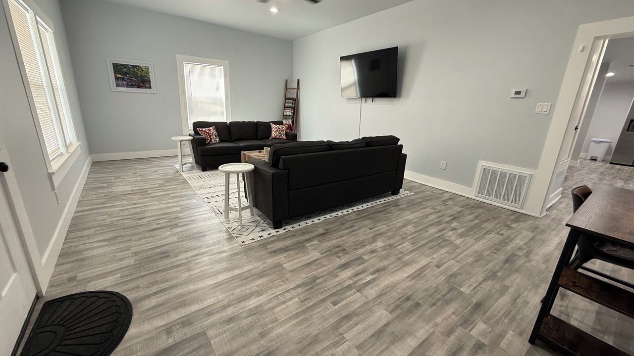 Photo of Livingroom in Government Hill